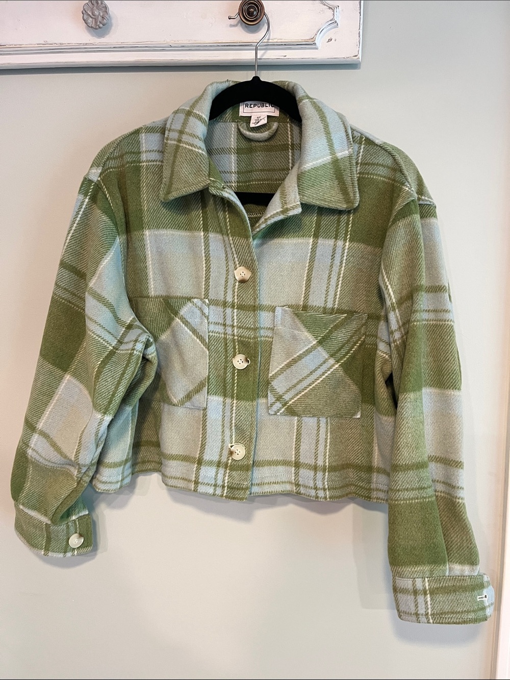 Women’s Size Small Green and Cream Plaid Cropped Jacket